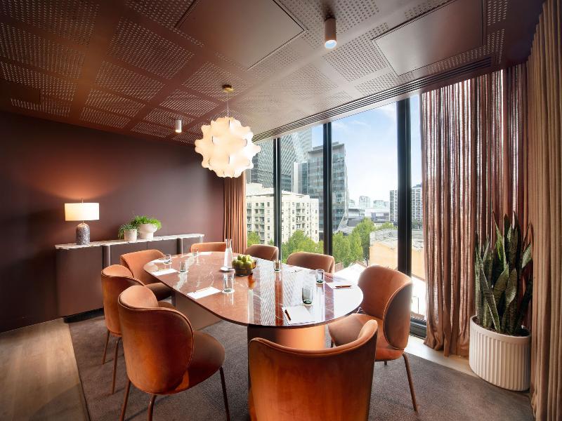 Mercure Melbourne La Trobe Street — exterior view