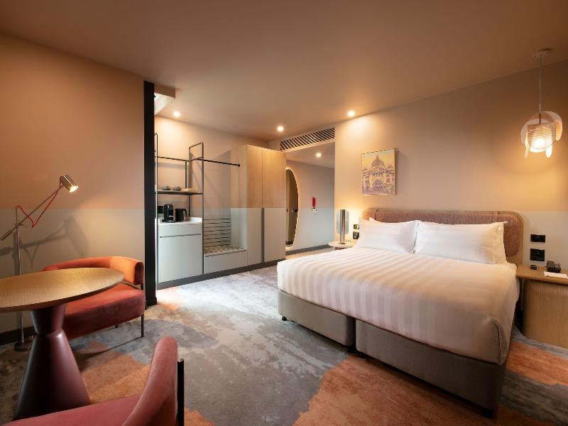Mercure Melbourne La Trobe Street image