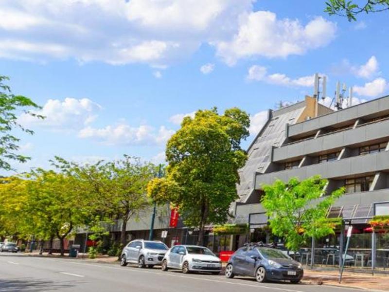 Mantra Meridien Adelaide image