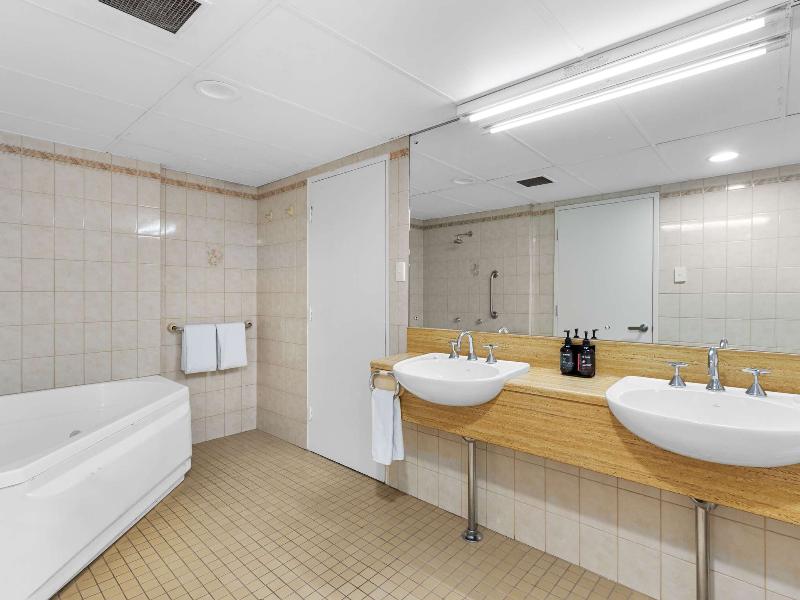 Mantra Meridien Adelaide image