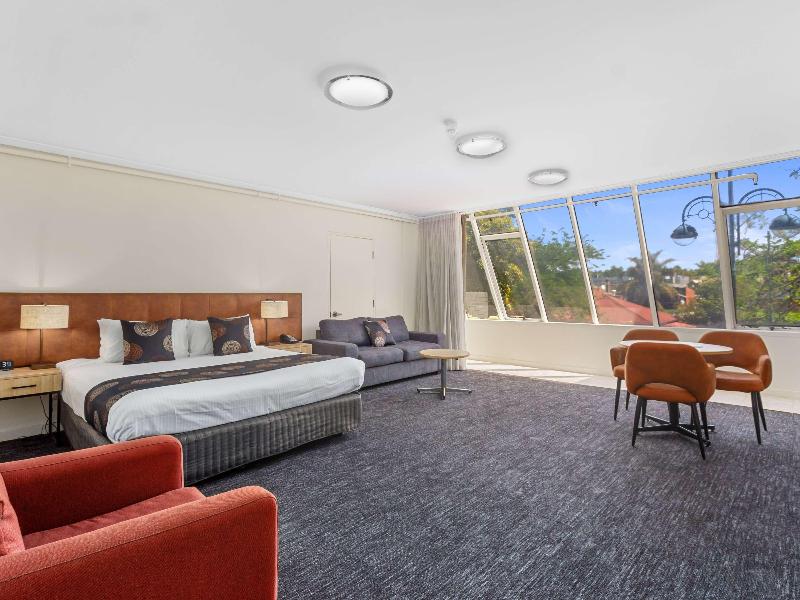 Mantra Meridien Adelaide image