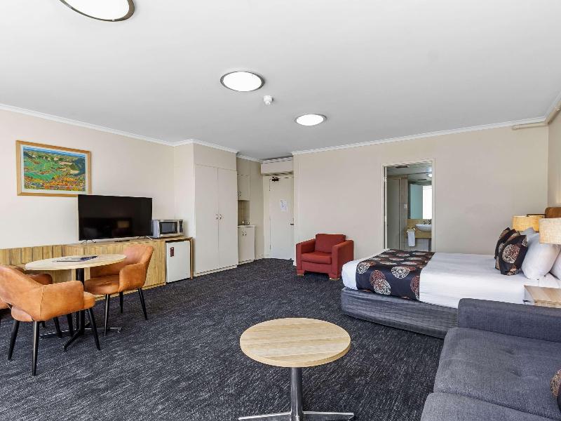 Mantra Meridien Adelaide image