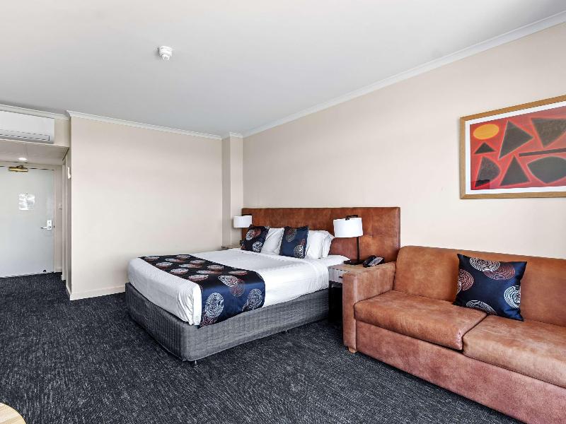 Mantra Meridien Adelaide image