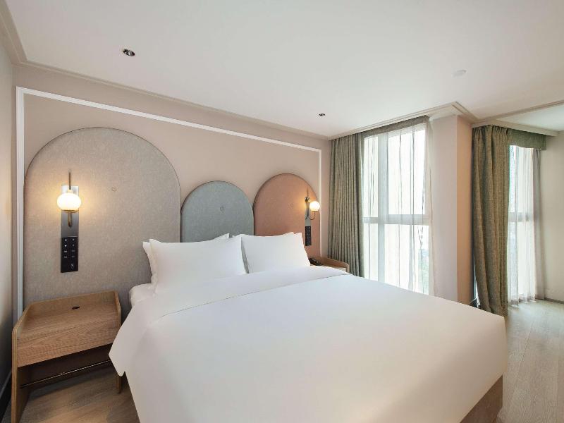 Mercure Hainan Sanya Bay image