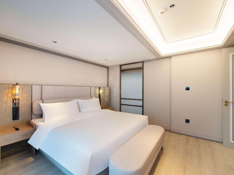 Mercure Hainan Sanya Bay image