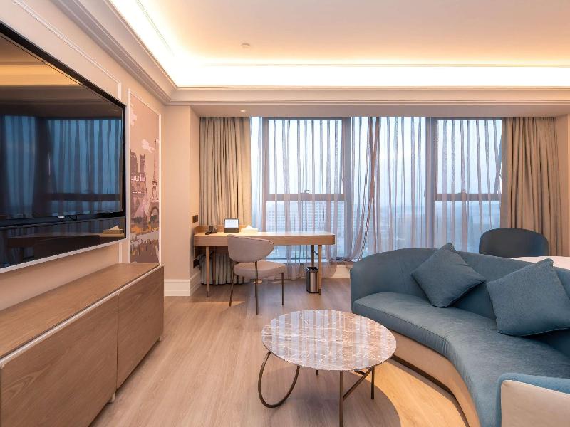 Mercure Xinyang East Railway Station image