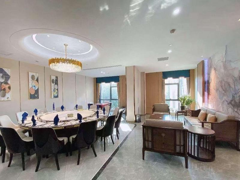 Mercure Xinyang East Railway Station image