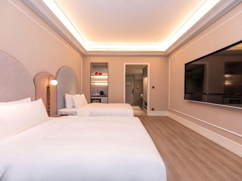 Mercure Xinyang East Railway Station image