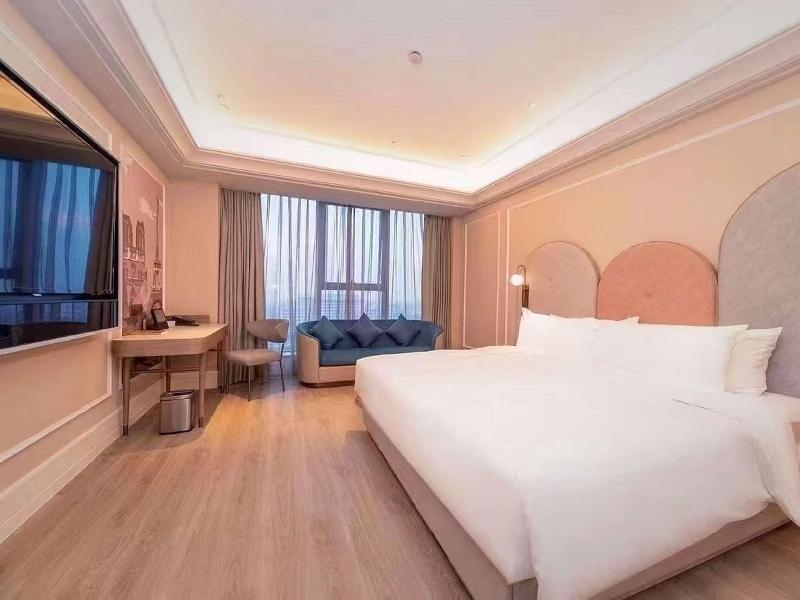 Mercure Xinyang East Railway Station image