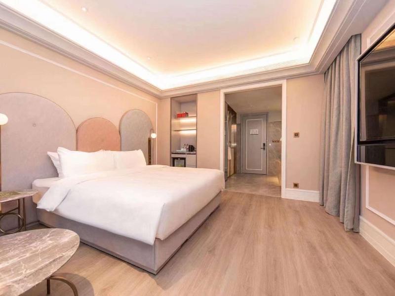 Mercure Xinyang East Railway Station image