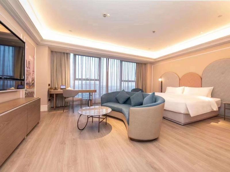 Mercure Xinyang East Railway Station image