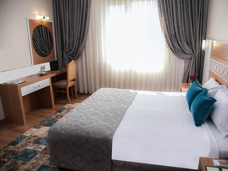 Met Gold Hotel image