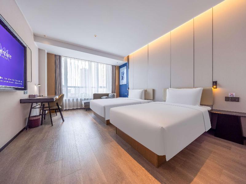 Mercure Jinan Beiyuan Street image