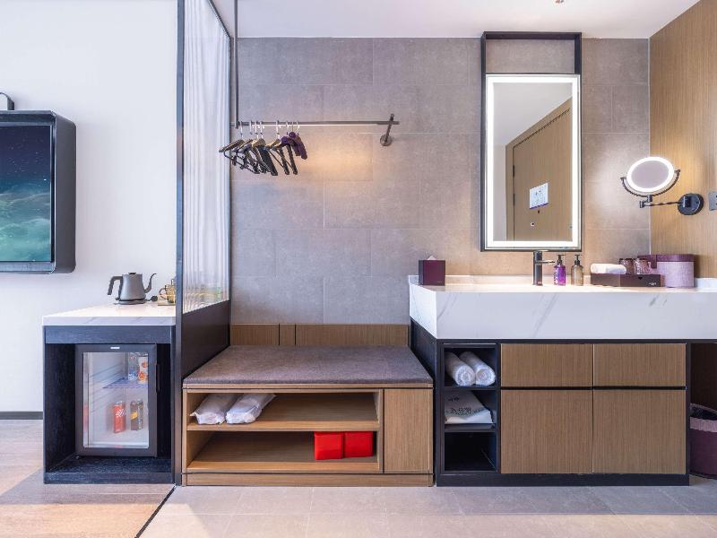 Mercure Jinan Beiyuan Street image