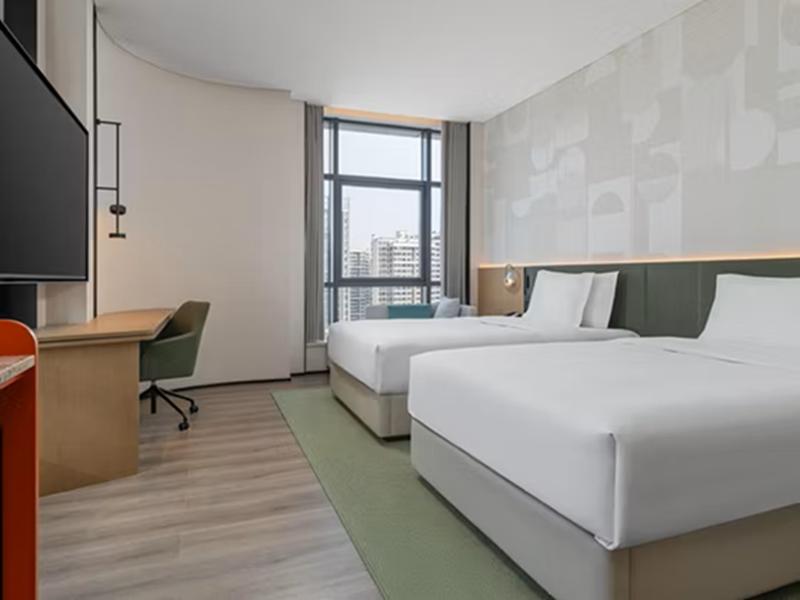 Even Chengdu Phoenix Mountain by IHG image