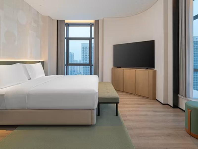 Even Chengdu Phoenix Mountain by IHG image