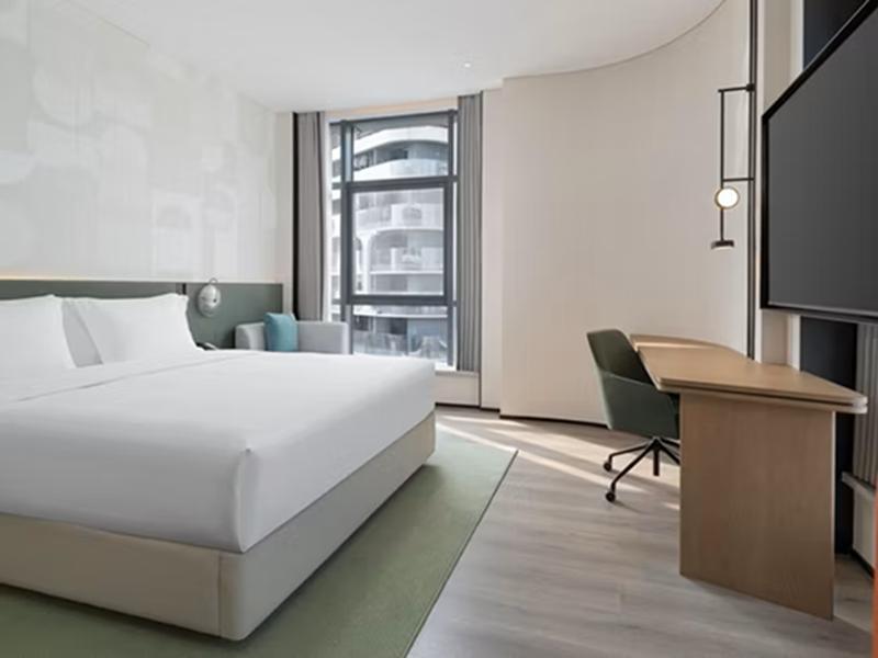 Even Chengdu Phoenix Mountain by IHG image