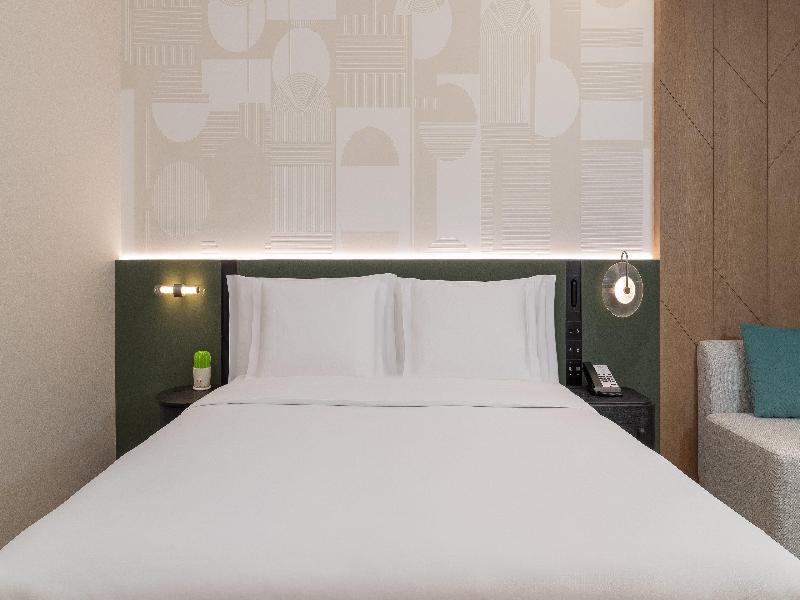 Even Chengdu Phoenix Mountain by IHG image