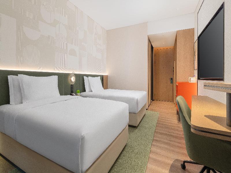 Even Chengdu Phoenix Mountain by IHG image
