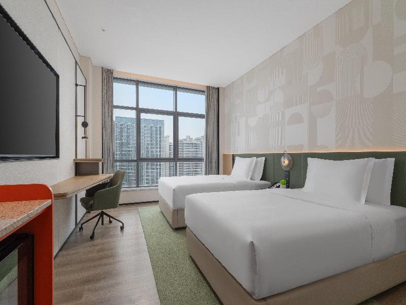 Even Chengdu Phoenix Mountain by IHG image