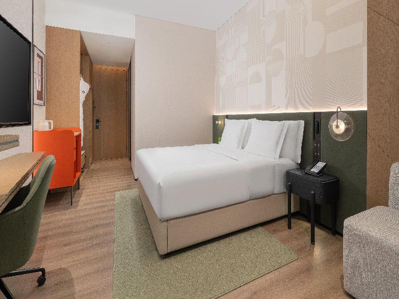 Even Chengdu Phoenix Mountain by IHG image