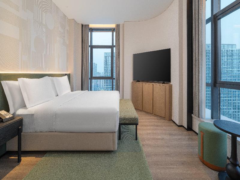 Even Chengdu Phoenix Mountain by IHG image