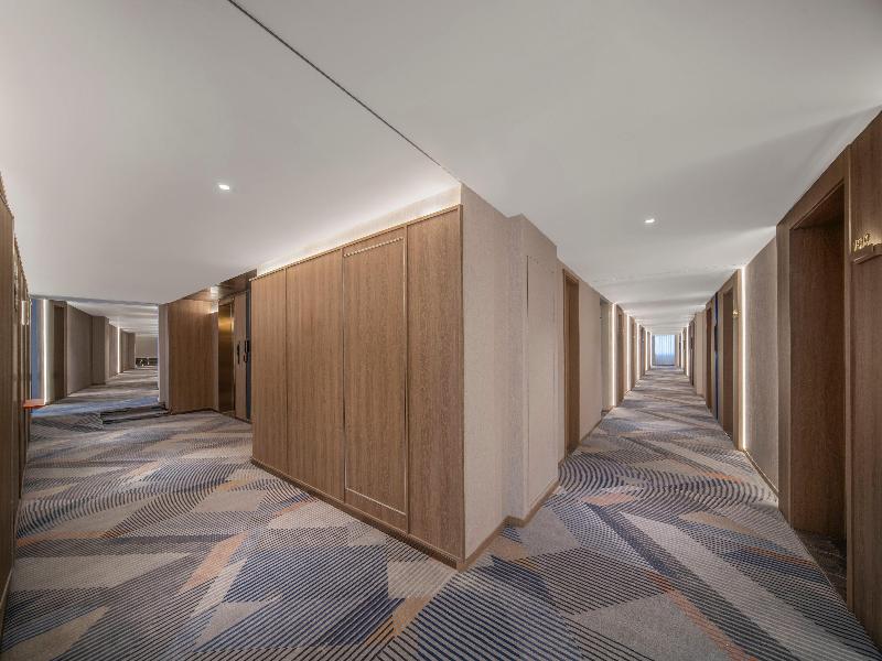 Holiday Inn Express Qingdao Zhongshan Road image