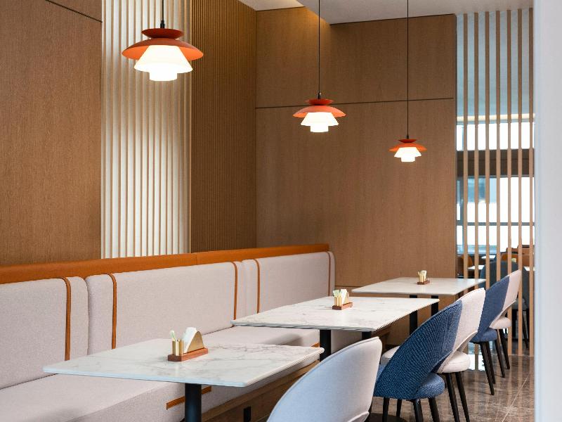 Holiday Inn Express Qingdao Zhongshan Road image