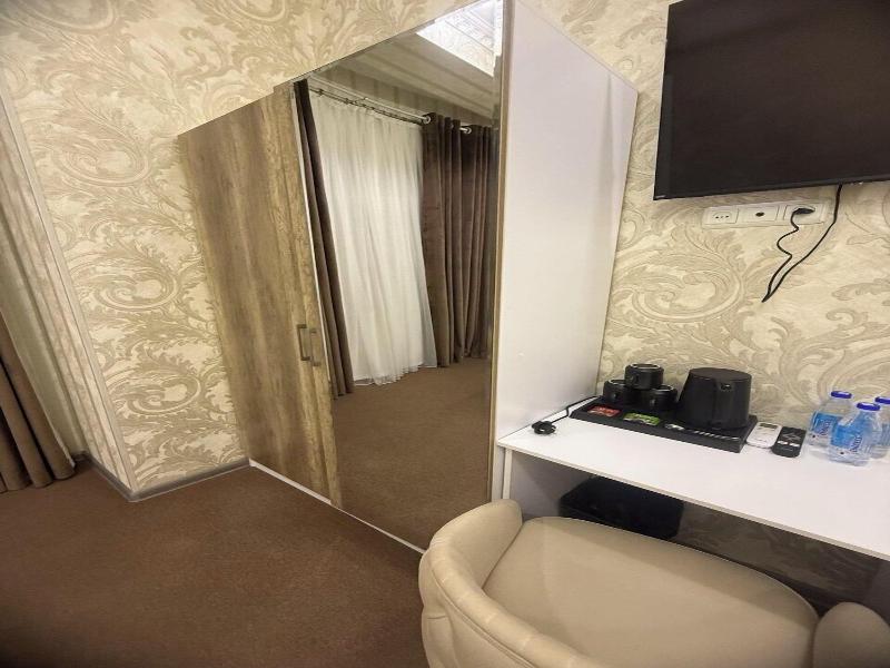 Velvet Hotel image