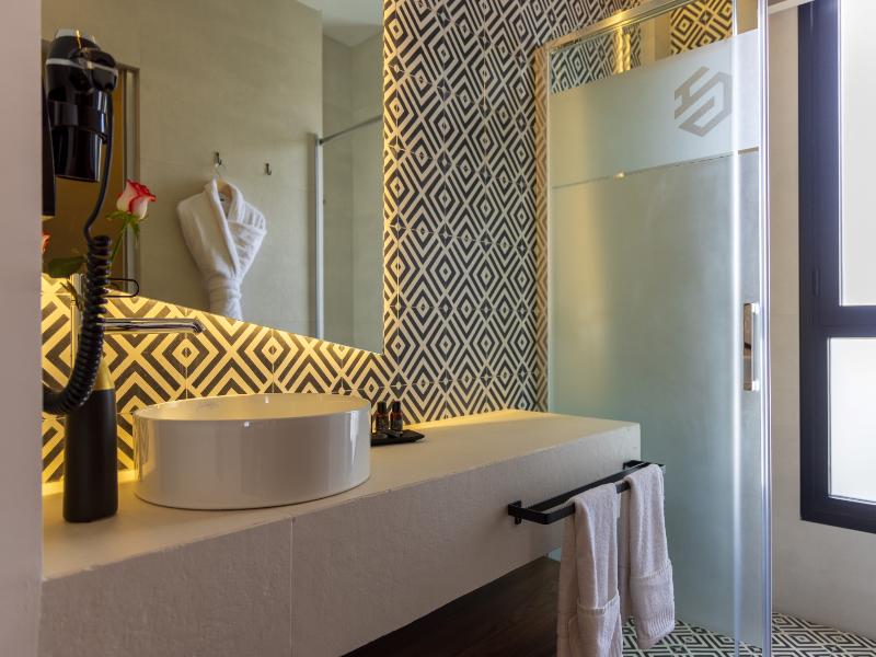 Diagonal Hotel image