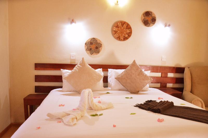 Chobe Sunset Chalets image