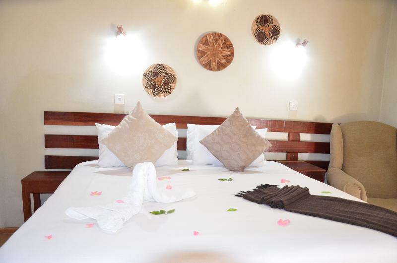 Chobe Sunset Chalets image