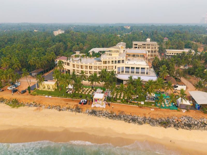 Peninsula Del Mar Beach Resort image