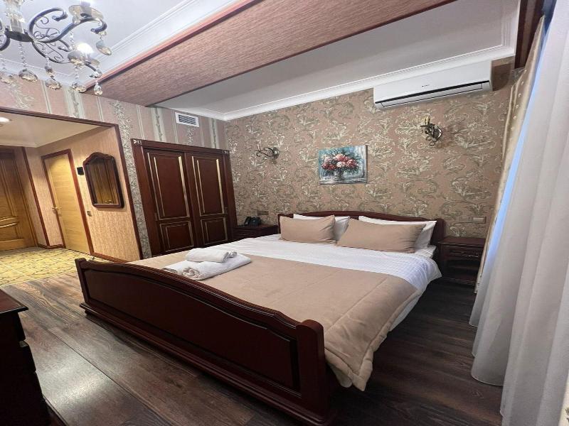 Royal Antique Boutique Hotel image