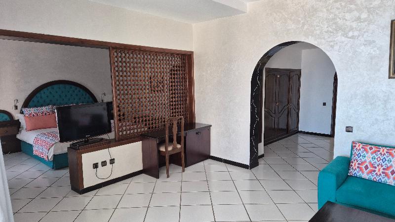 Golden Beach Hotel image