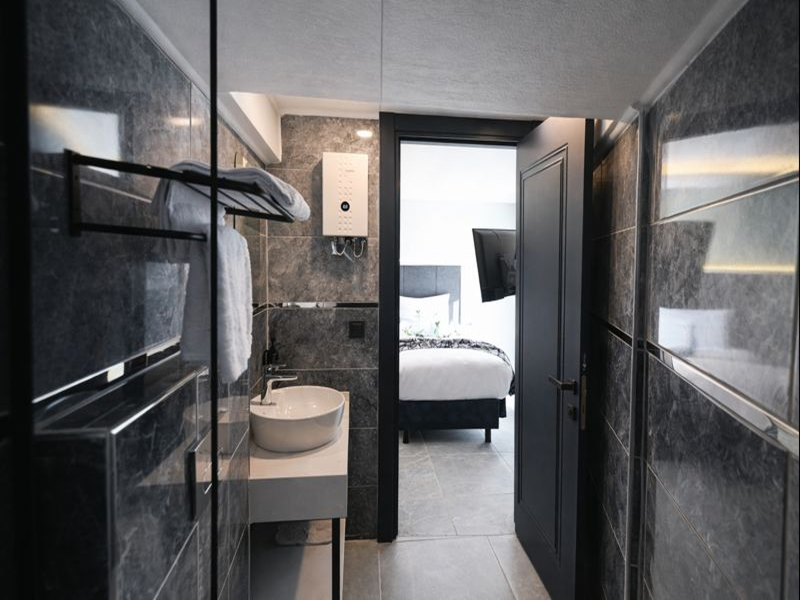 Nas Corner Hotel image