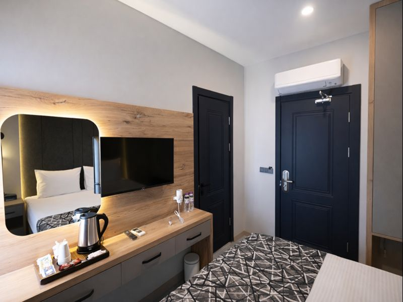 Nas Corner Hotel image