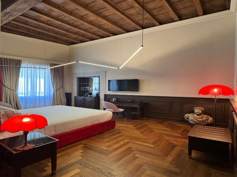 Gambirasi Palace Luxury Suites image
