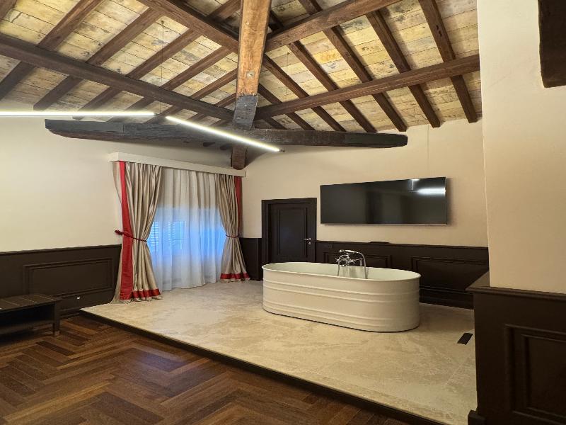 Gambirasi Palace Luxury Suites image