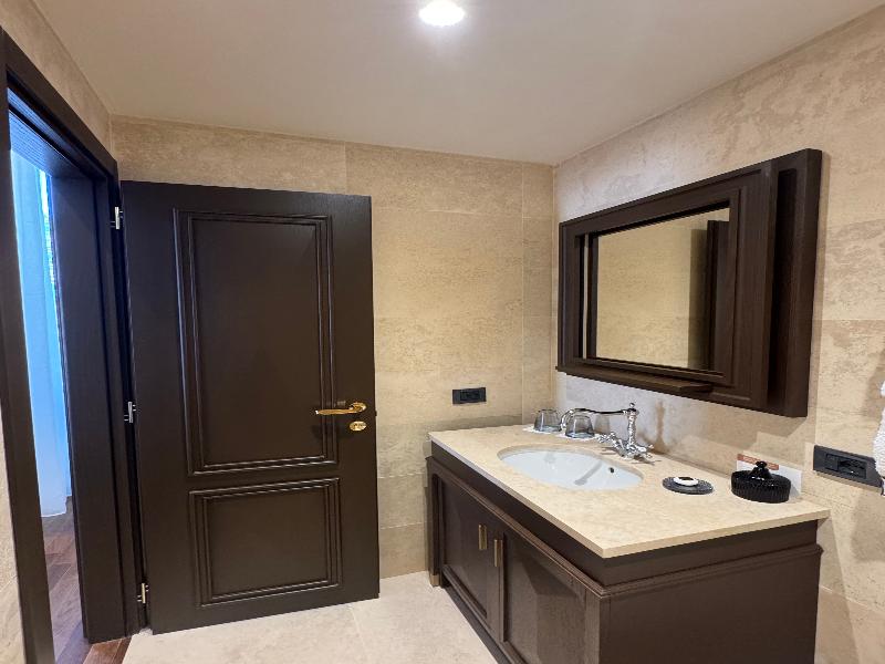 Gambirasi Palace Luxury Suites image