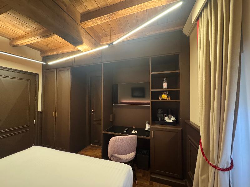 Palazzo Gambirasi Luxury Suites image