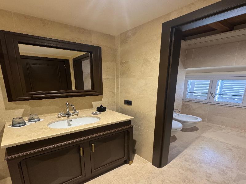 Palazzo Gambirasi Luxury Suites image