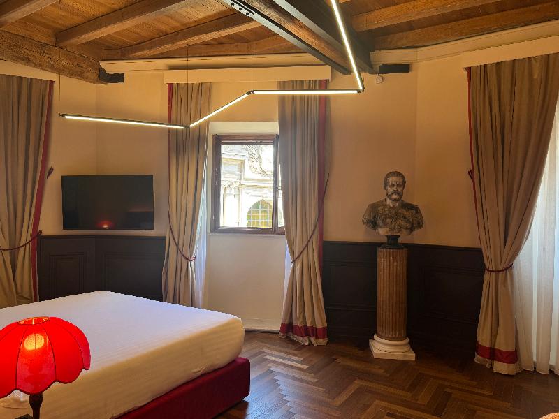 Palazzo Gambirasi Luxury Suites image