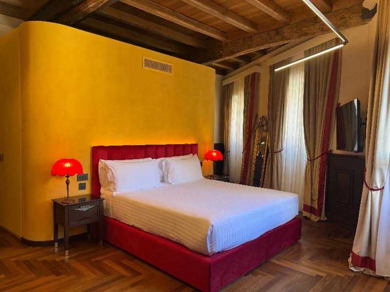 Palazzo Gambirasi Luxury Suites image