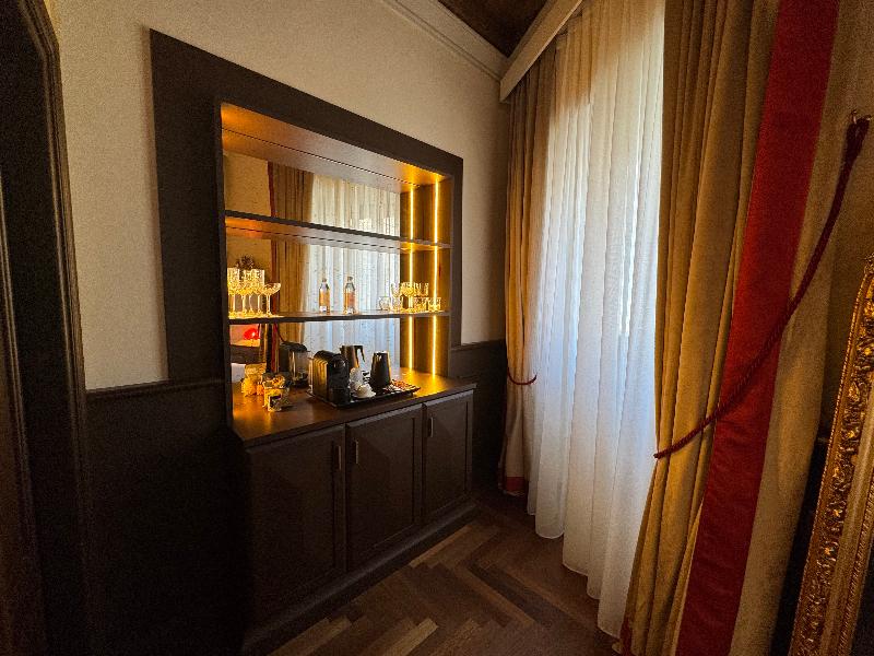 Palazzo Gambirasi Luxury Suites image