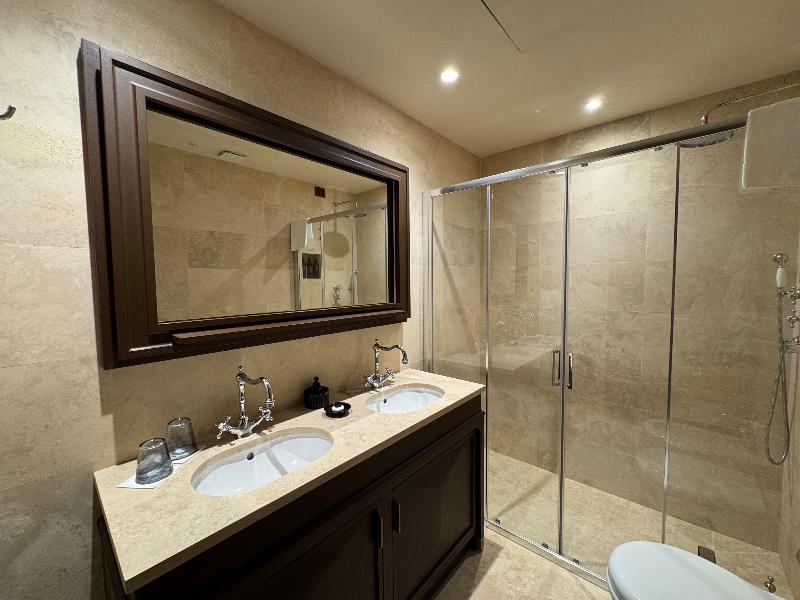 Palazzo Gambirasi Luxury Suites image