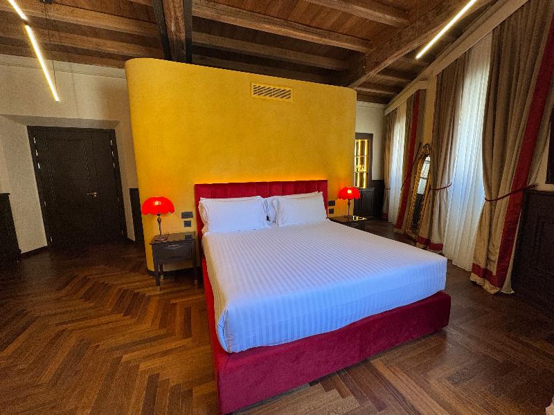 Palazzo Gambirasi Luxury Suites image