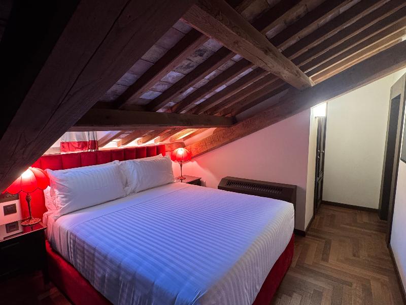 Palazzo Gambirasi Aparthotel image