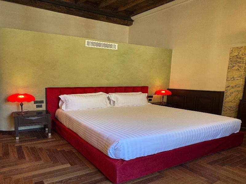 Palazzo Gambirasi Aparthotel image