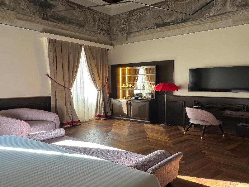 Palazzo Gambirasi Aparthotel image